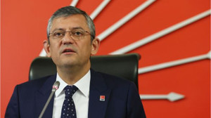 CHP Genel Başkanı Özel, Filistin'de basın mensuplarını hedef alan İsrail saldırısını lanetledi