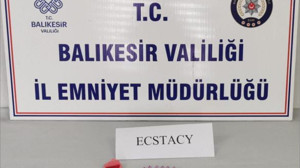 Dur İhtarına Uymayan Şüpheli Uyuşturucu İle Yakalandı