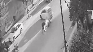 Motosikletle Araca Çarptı, Alevler İçinde Kaldı