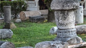 Burhaniye'de Antik Kent Kalıntılarıyla Zaman Yolculuğu