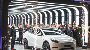 Tesla 2.2 Milyon Aracını Geri Çağırma Kararı Aldı