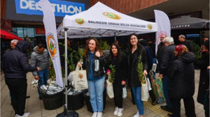 Balıkesir'de Binlerce Fidan Ücretsiz Dağıtıldı