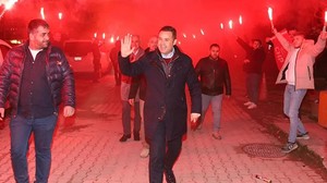 CHP'li Ahmet Akın'dan Seçim İddialarına Yanıt: 'Yalanı Bırak, Kaybettiğin Takımları Getir'