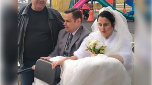 Engelli Çiftten Çevreci Düğün Arabası