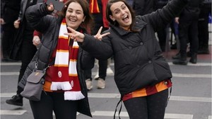Galatasaray taraftarı, Dolmabahçe'de