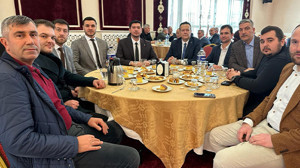 Mesut Eray Muhtarlarla Buluştu