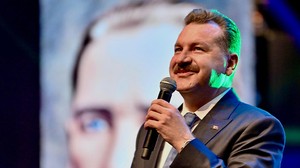 Yücel Yılmaz, her yıl 10 bin konut inşa edecek