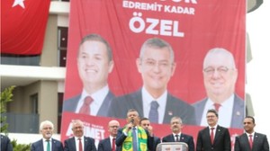 CHP'nin Balıkesir Edremit mitinginde ezan gafı: ben zayıfım bu konuda