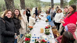 Edremitli Kadınlar Doğa İçin Lavanta Fidanı Dikti