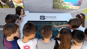 Balıkesir Büyükşehir Belediyesi'nden Eğitim TIR'ı
