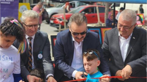 Resim Sergisiyle Otizm Farkındalığına Destek