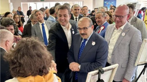 Başkan Akın Otizmli Öğrencilerin Sergi Açılışına Katıldı