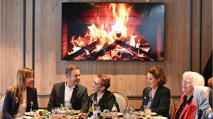 Ahmet Akın'dan Çağrı: "Bol bol sarılın"