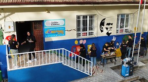 Düzce Üniversitesi Öğrencileri Hatay’da Depremde Hasar Gören Okulu Yeniledi