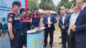 Jandarma Ekipleri Köy Hayrını Fırsata Çevirdi