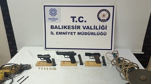 Kurusıkı Tabancaları Ölüm Makinesine Çevirdiler!