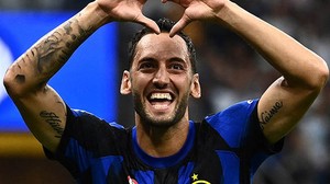 Serie A'nın En İyi Orta Saha Oyuncusu Çalhanoğlu
