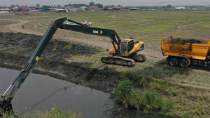 Yakupköy’ün İçinden Geçen Kanalda Temizlik