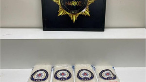 Kumaşla Gizledikleri 4 Kilo 36 Gram Uyuşturucu Ele Verdi!