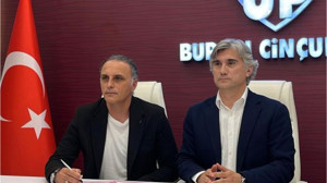 Mustafa Gürsel Bandırmaspor'la 3 Yıllık Anlaşma İmzaladı