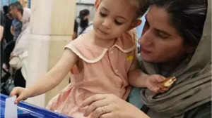 İran Seçimleri: Pezeşkiyan Önde