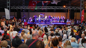 Bin106 Dansçı Ayvalık'ta Raksetti