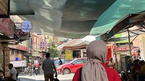Balıkesir'de Sıcaklara File ve Kumaş Çözümü