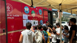 Balya'da Çocuklar Gezici Kütüphaneyi Keşfetti!
