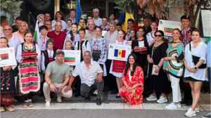 Erdek'ten Uluslararası Halk Dansçılarına Ev Sahipliği