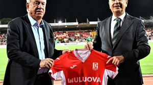 Balıkesirspor'dan Özbulut’a Teşekkür Forması
