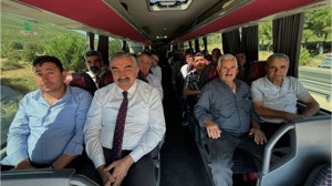Başkan Gaga ve Muhtarlar Büyükşehir’e Yola Çıktı