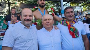 İvrindi'den Güreşlere Destek