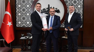 Kurtdereli Güreşleri İçin Kırmızı Dipli Mumla Davet