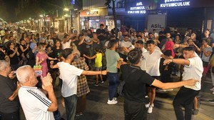 Millikuvvetler'in Haftasonu Kapanmasına Halk Memnun