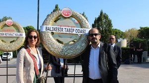 Tabip Odası, Atatürk Anıtı’na Çelenk Sundu