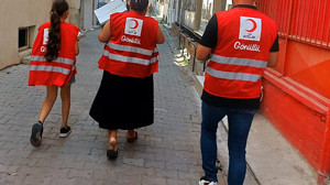 Türk Kızılay Edremit Şubesi'nden Yardım Kolisi