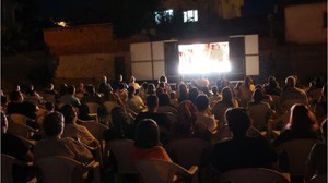 Balya’da Açık Hava Dev Ekranda Sinema Keyfi