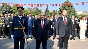 Başkan Akın ve Vali Ustaoğlu Zafer Bayramı'nı Birlikte Kutladı