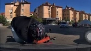 Balıkesir'de Otomobil ile Motosiklet Çarpıştı: 1 Yaralı