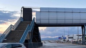Bandırma'da Üst Geçit Hızla Yeniden Trafiğe Açıldı
