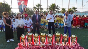 Ayvalık’ta "Atatürk Kupası'nda Dostluk Kazandı"