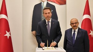 Bakan Bayraktar, Balıkesir Valisi Ustaoğlu'nu Ziyaret Etti