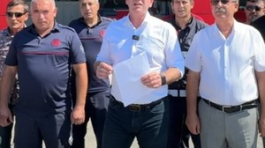 Milletvekili Sarı'dan İtfaiyecilere Destek Çağrısı
