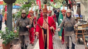 Erdek'in Kurtuluş Kutlamaları Renkli Görüntülere Sahne Oldu