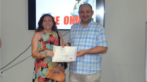 Balıkesir'de Diplomalı Anneler Yetişiyor