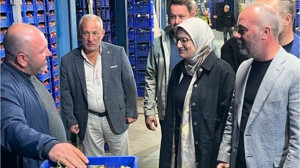 Belgin Uygur'dan Toptancı Halinde Sabah Mesaisi