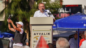 Ayvalık’ta Atatürk Anıtı’na Yapılan Saldırıya Tepki Yağdı