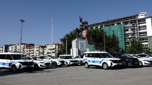 Balıkesir Edremit'te 26 Yeni Emniyet Aracı Hizmete Girdi