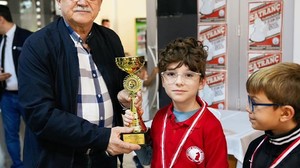 Burhaniye’de Cumhuriyet Bayramı Satranç Turnuvası Sona Erdi