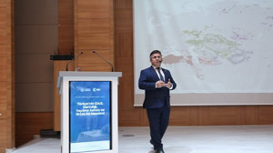 Prof. Dr. Yücel Oğurlu'dan Türkçe ve Ortak Dil Konferansı